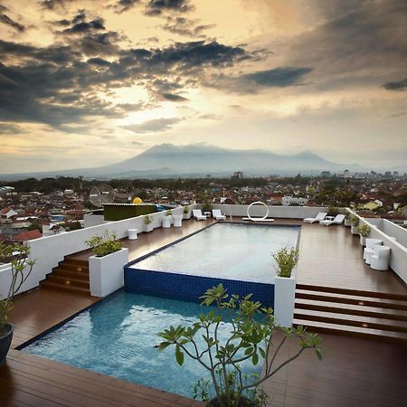 Ascent Hotel & Cafe Маланг Экстерьер фото