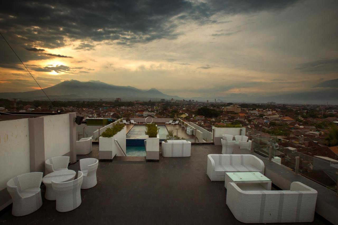 Ascent Hotel & Cafe Маланг Экстерьер фото