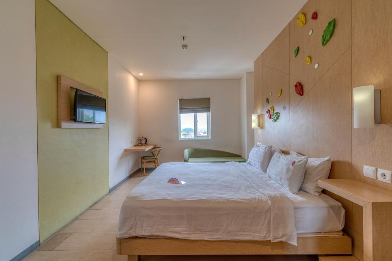 Ascent Hotel & Cafe Маланг Экстерьер фото