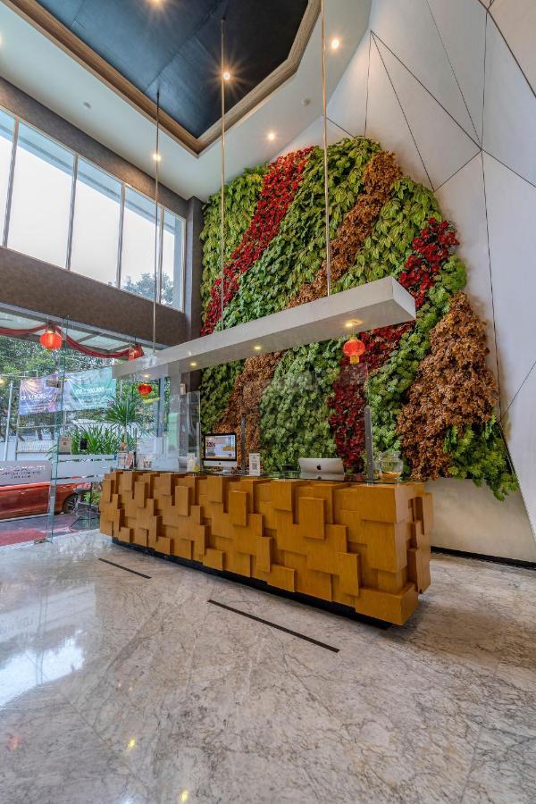 Ascent Hotel & Cafe Маланг Экстерьер фото