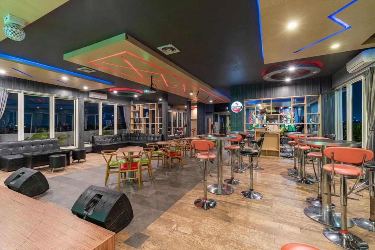 Ascent Hotel & Cafe Маланг Экстерьер фото