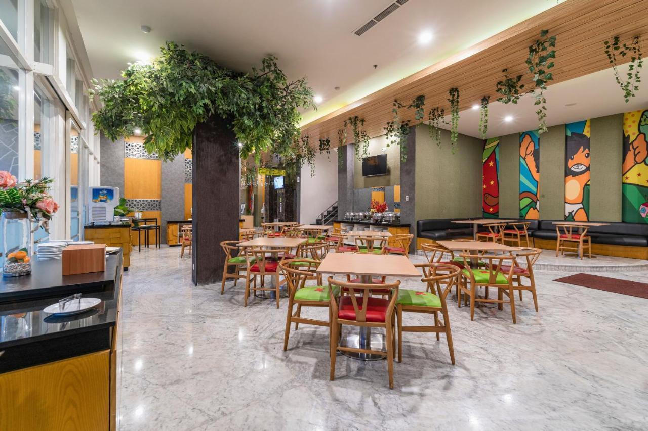 Ascent Hotel & Cafe Маланг Экстерьер фото