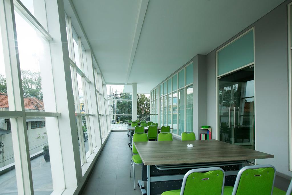 Ascent Hotel & Cafe Маланг Экстерьер фото