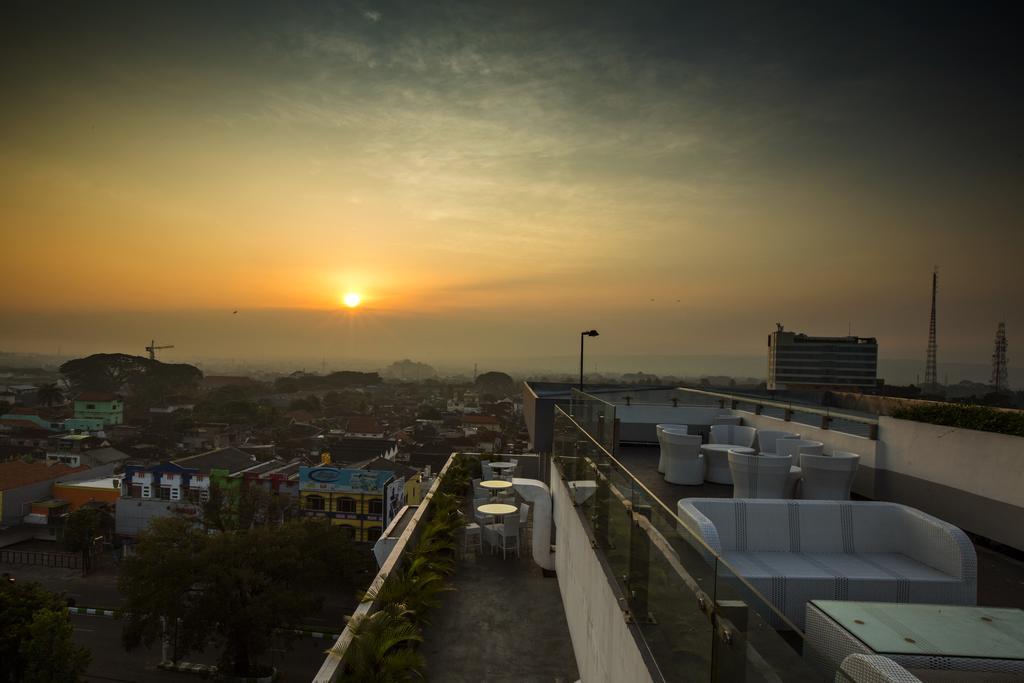Ascent Hotel & Cafe Маланг Экстерьер фото